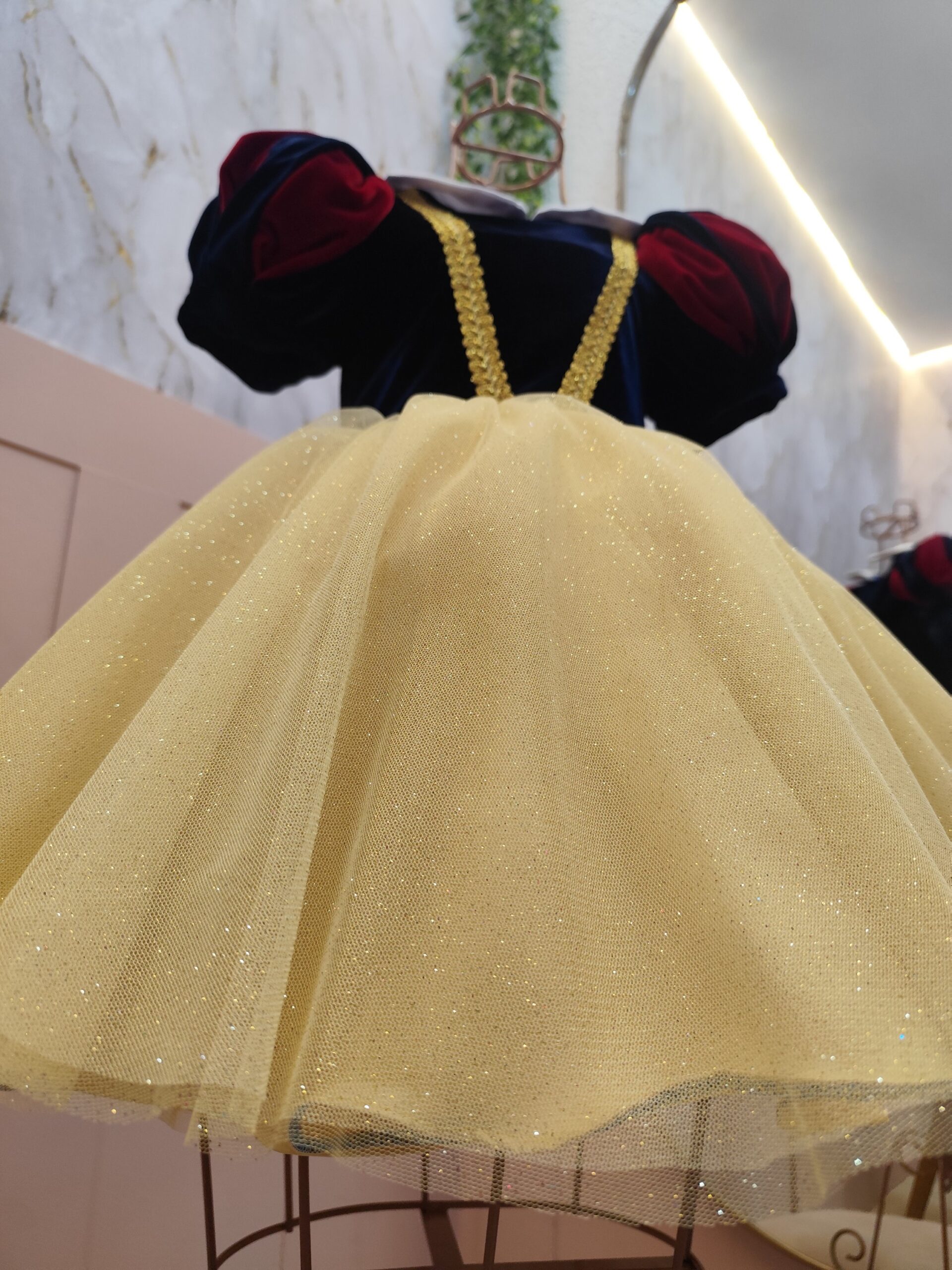 Vestido Inspiração Branca de Neve - Imagem 3
