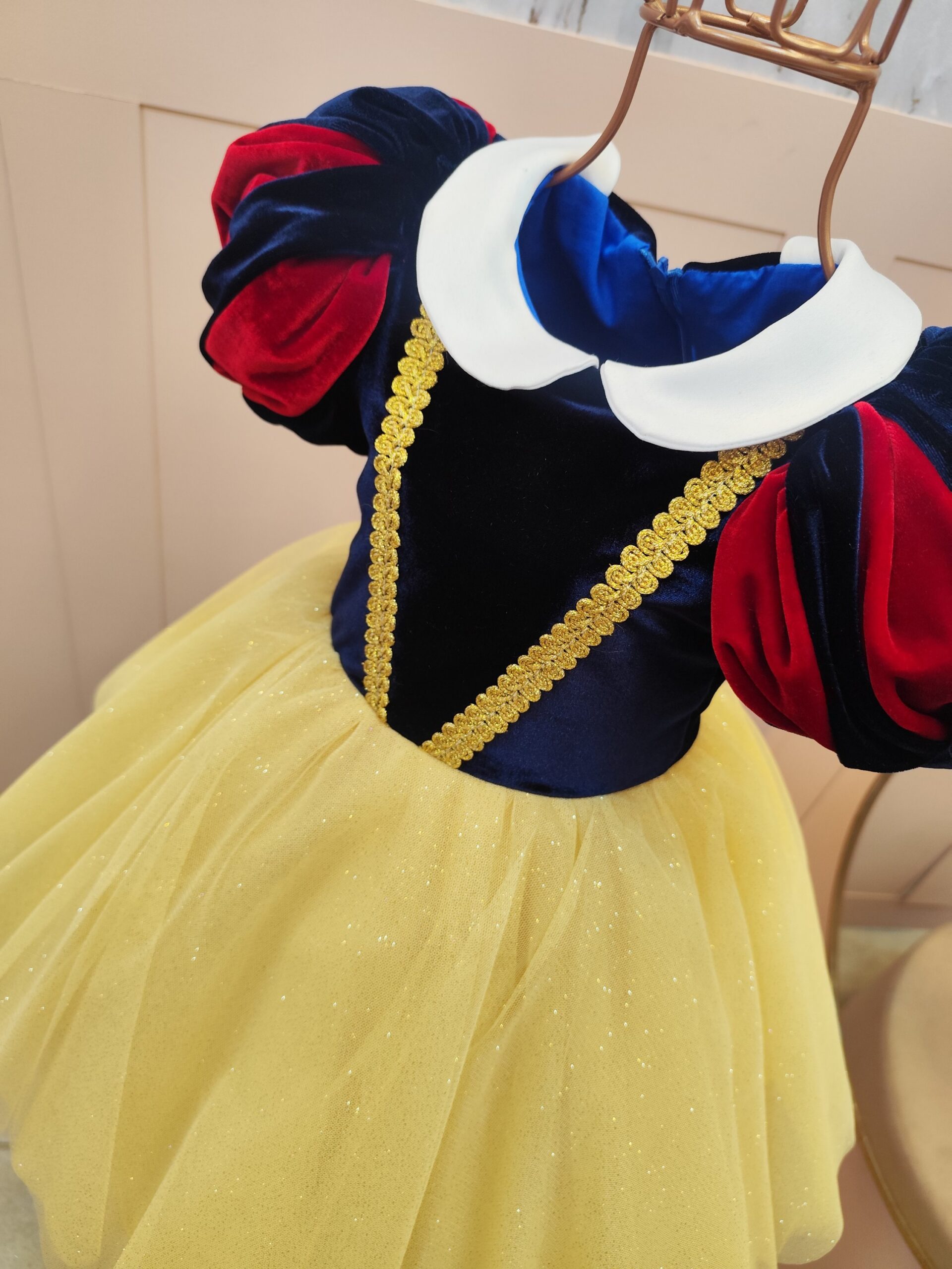 Vestido Inspiração Branca de Neve - Imagem 4